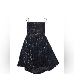 Windsor dress, size US small. Homecoming or prom dress. Black dress w/sequenc